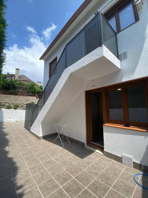 Piso 3 Habitaciones En ไบโยนา ภายนอก รูปภาพ